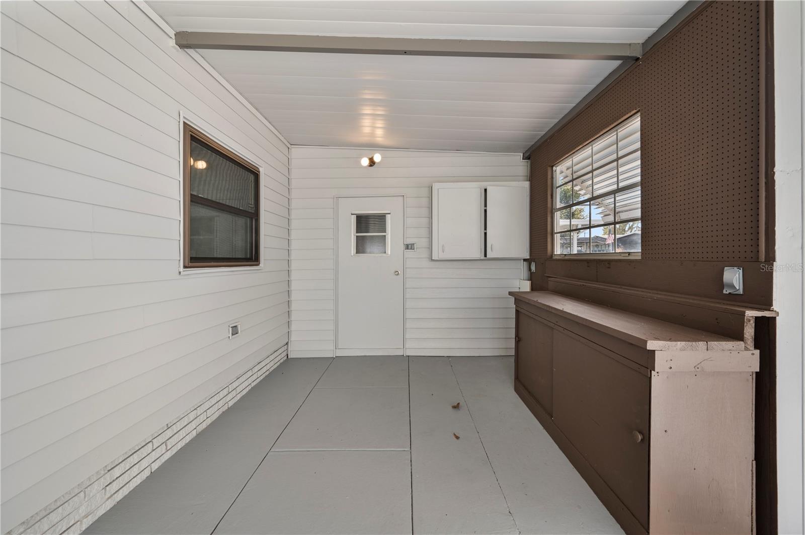 FLORAL LAKES - Residential