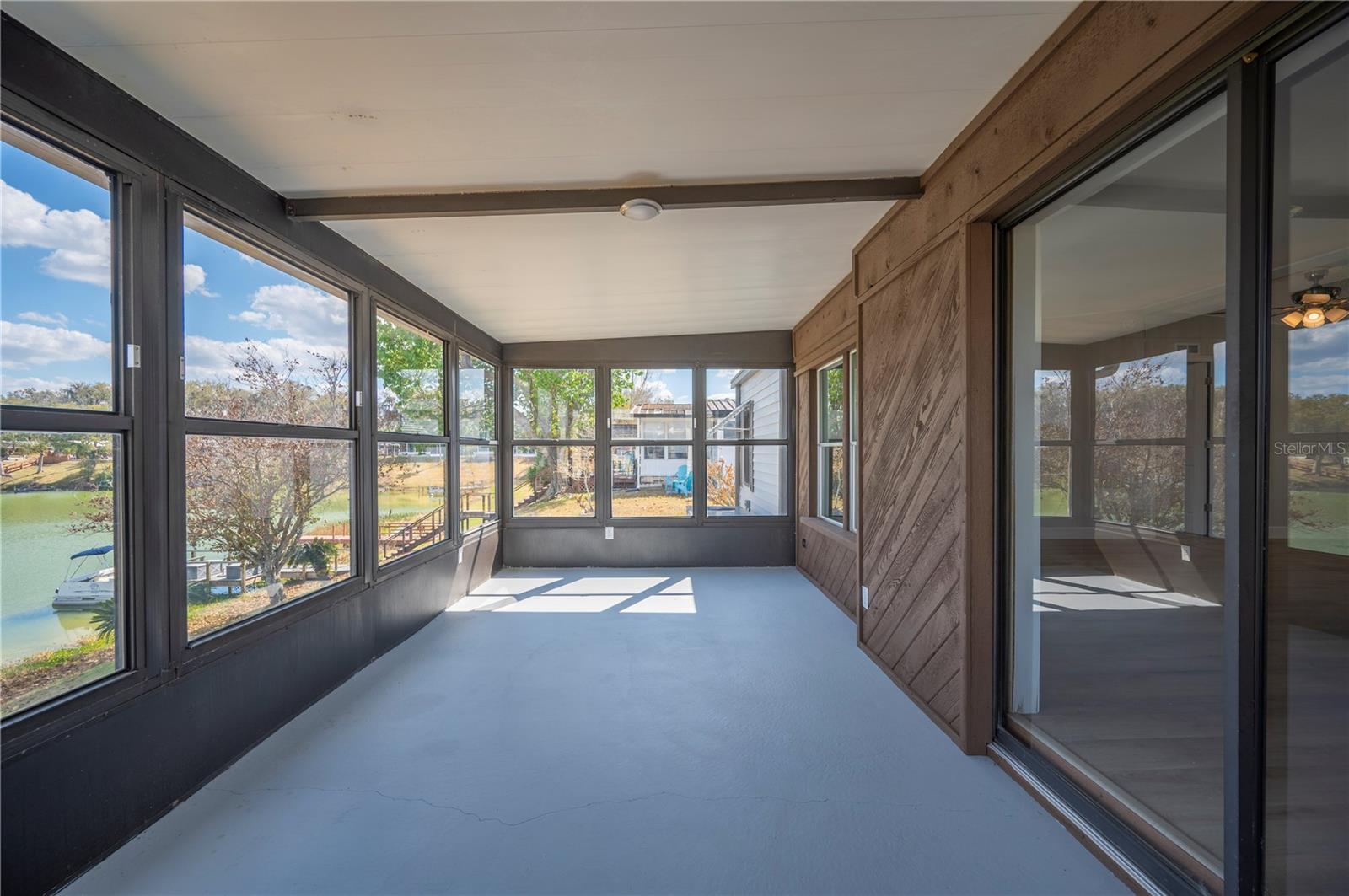 FLORAL LAKES - Residential