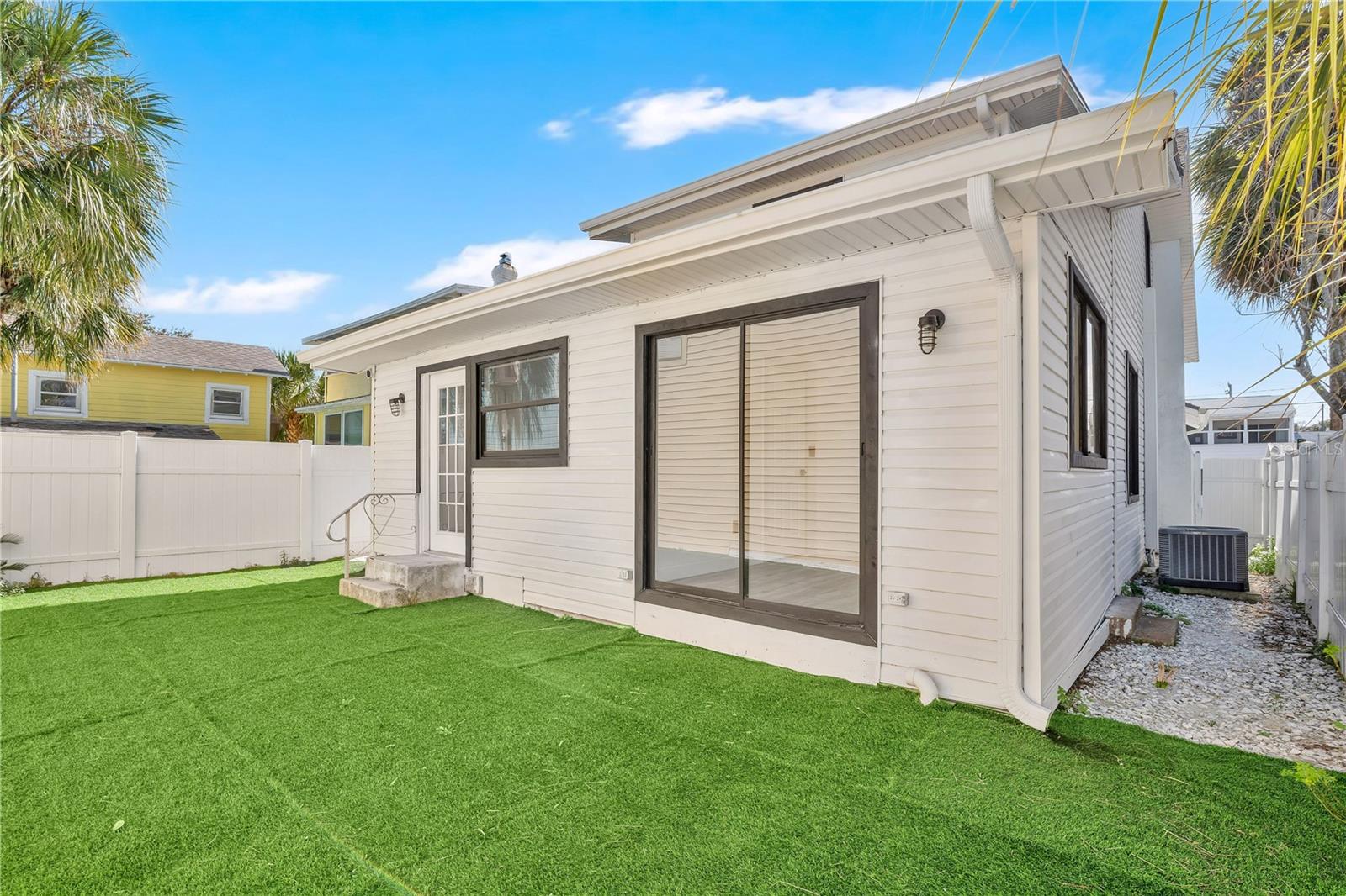 FUQUAYS DAYTONA BEACH - Residential