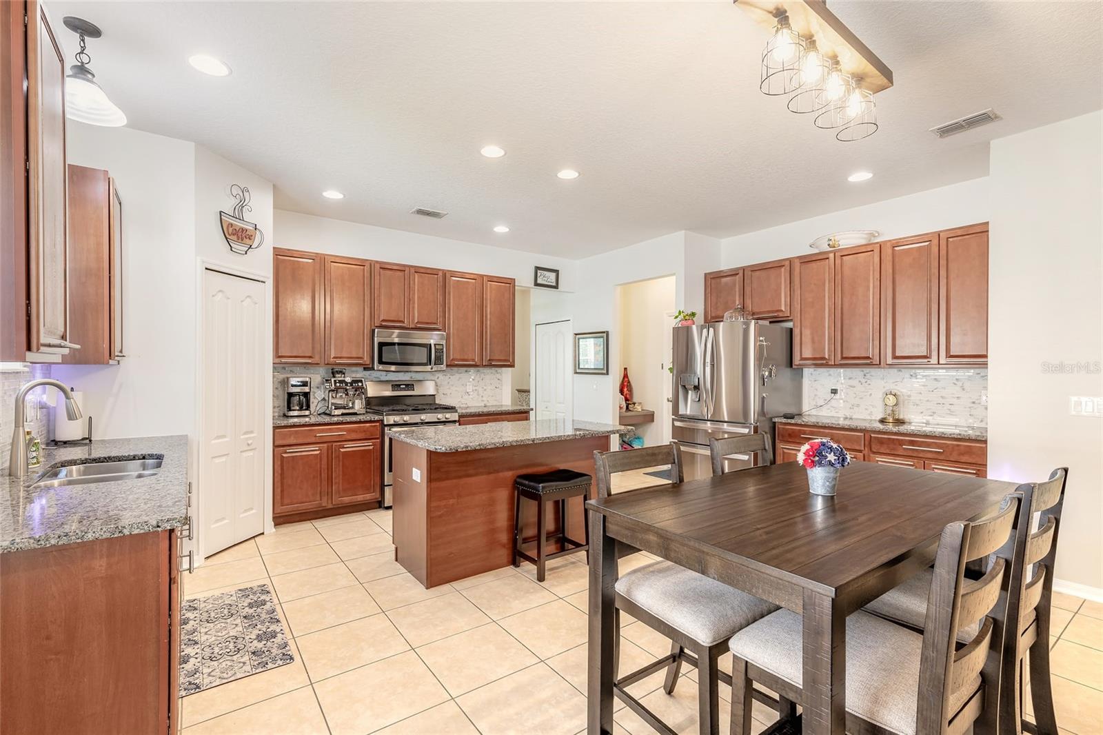 SUNSET COVE PH 03 - Residential