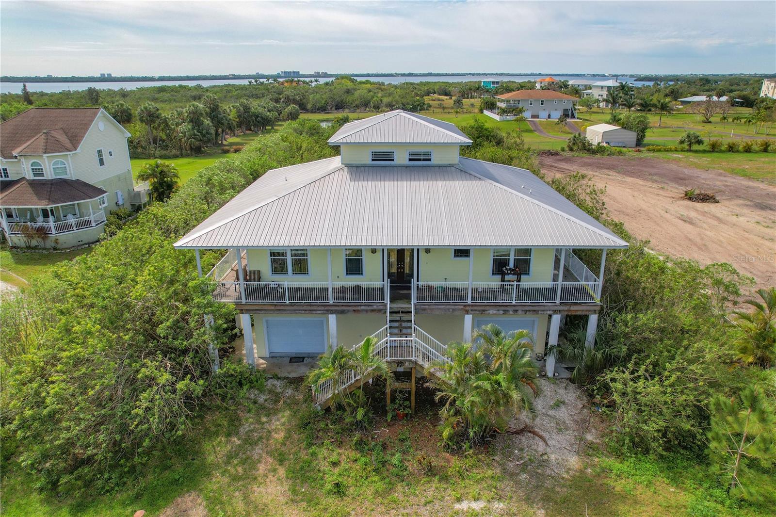 935 BAYSHORE DRIVE