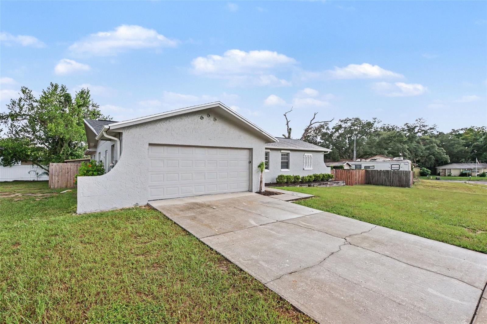 1909 SHANNONWOOD COURT