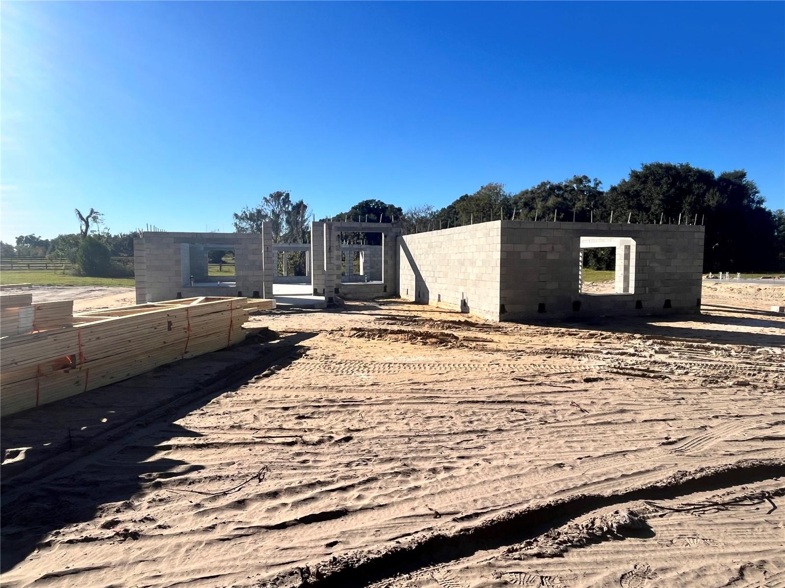 SILVER SPRINGS ACRES - Residential