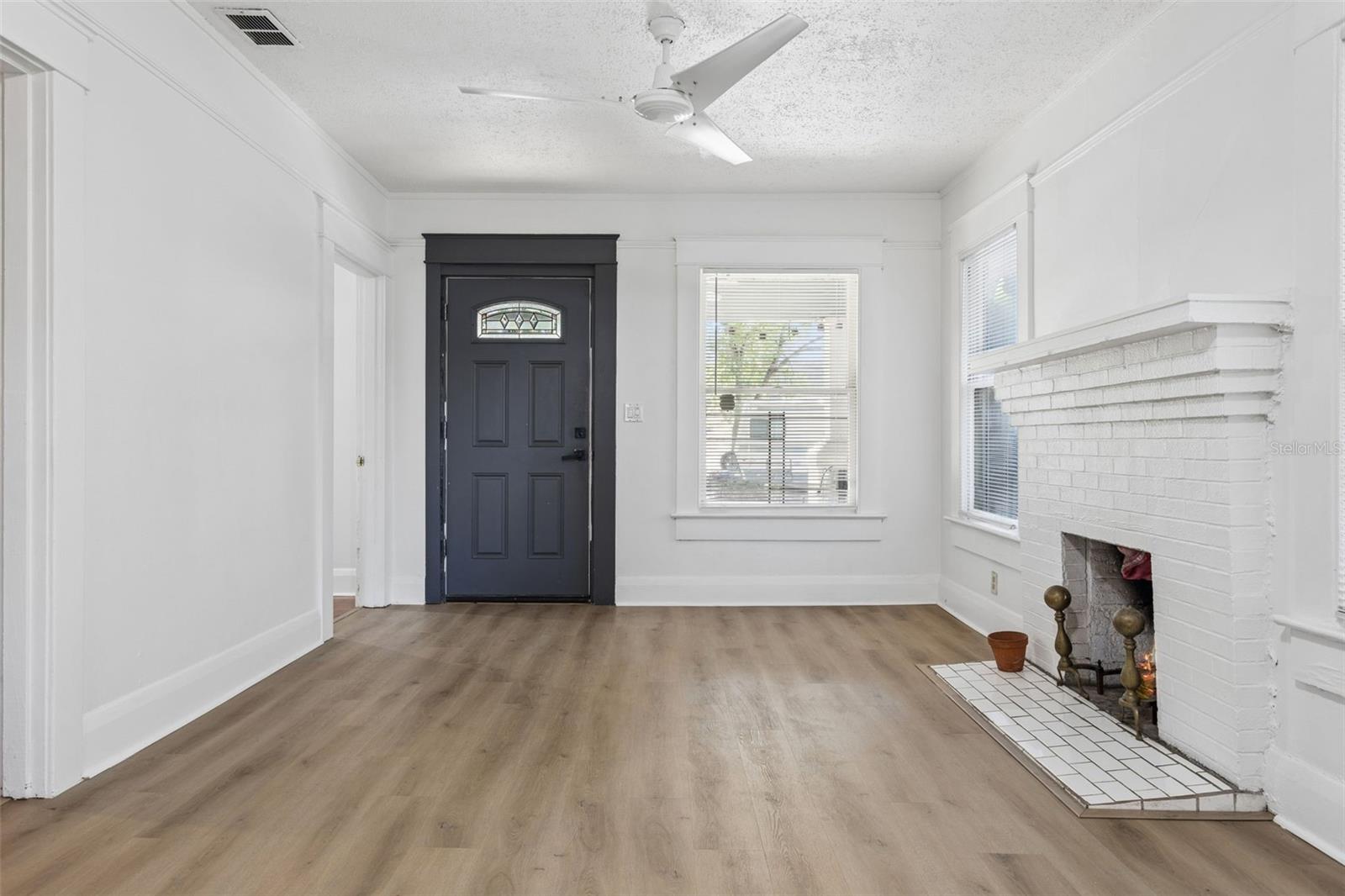 4208 N MARGUERITE