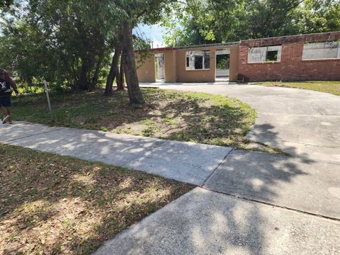 Photo of 2260 Willie Mays Parkway, Orlando, FL 32811 (MLS # O6316146)