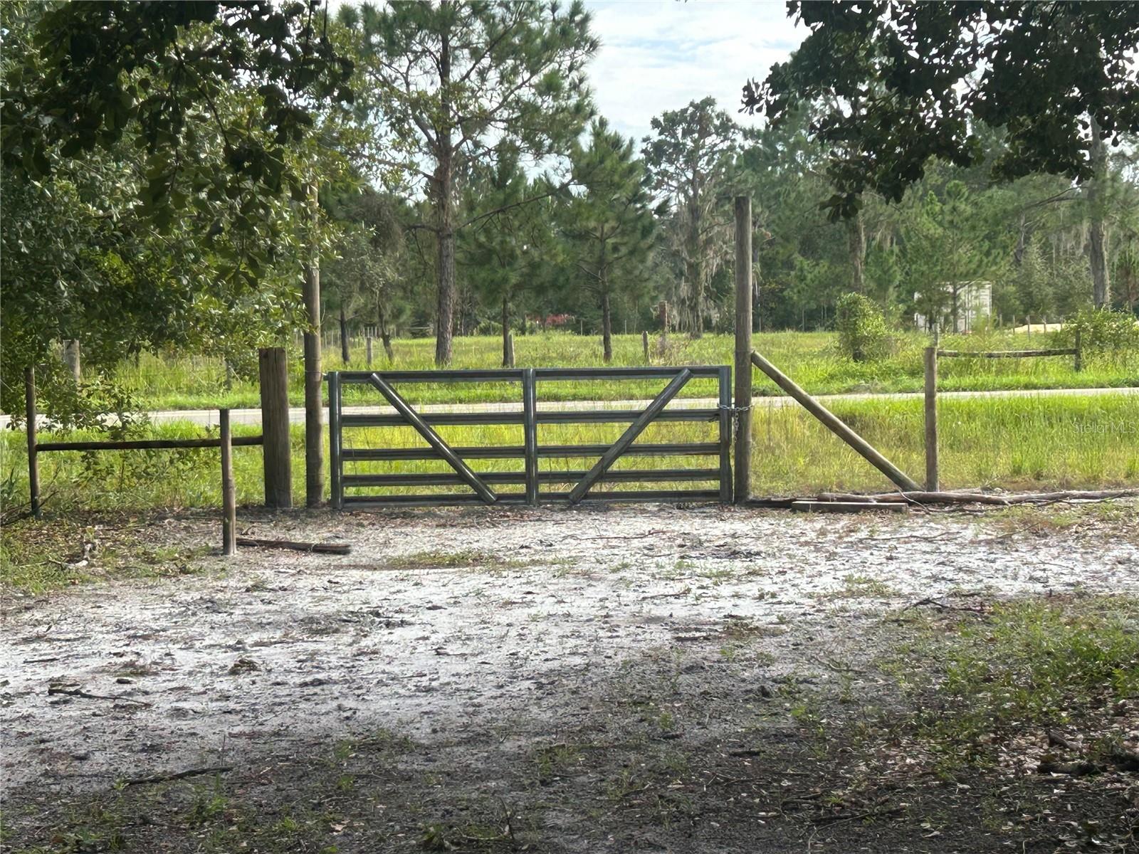 OAKRIDGE ESTATES - Residential