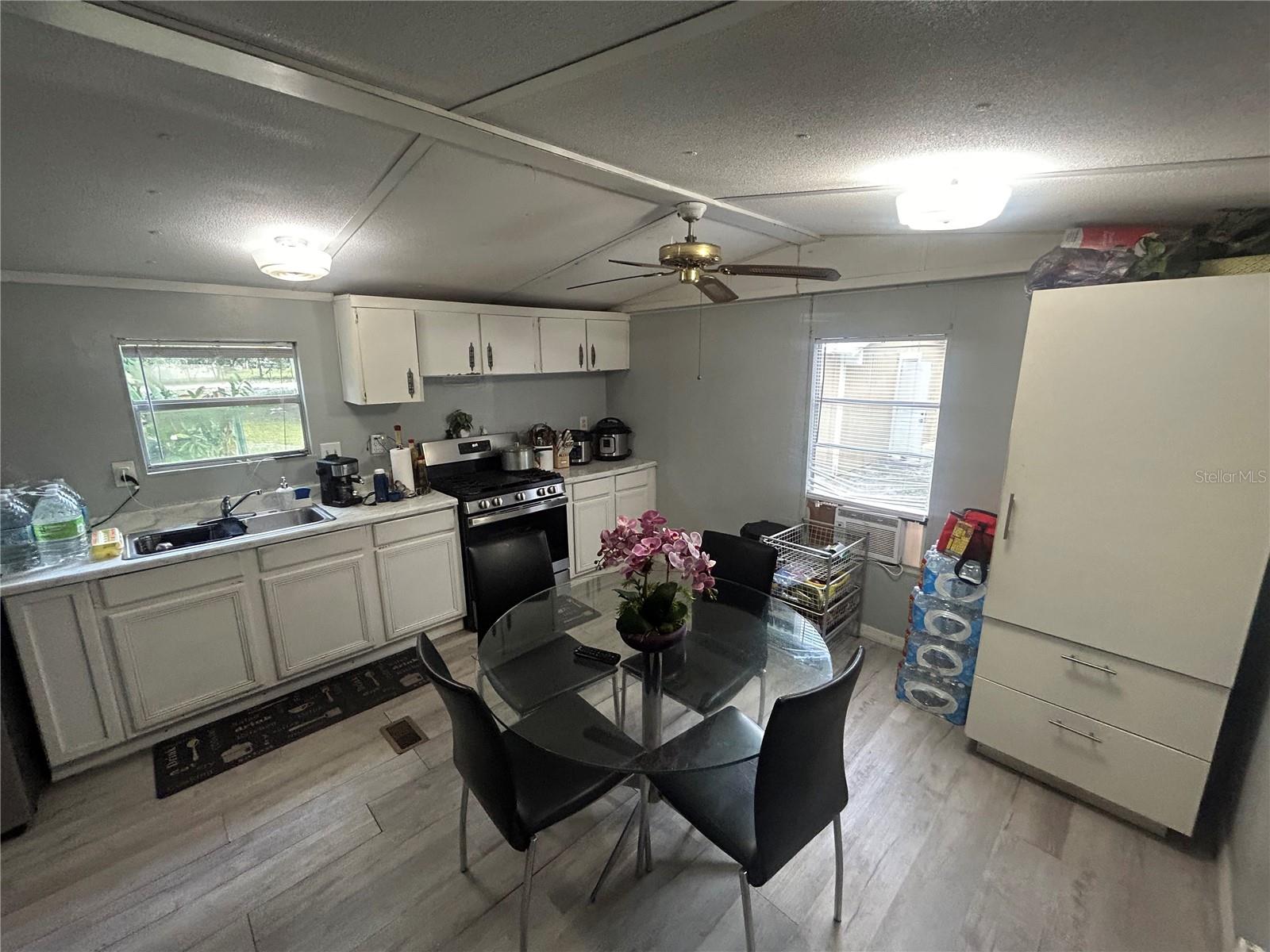 OAKRIDGE ESTATES - Residential