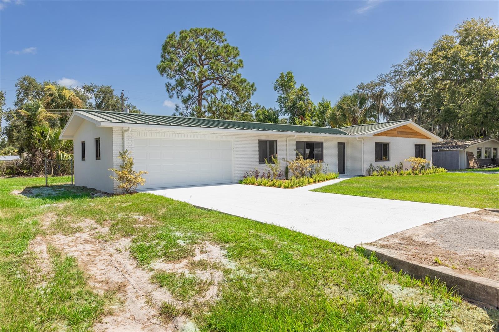 OKEECHOBEE ESTATES - Residential