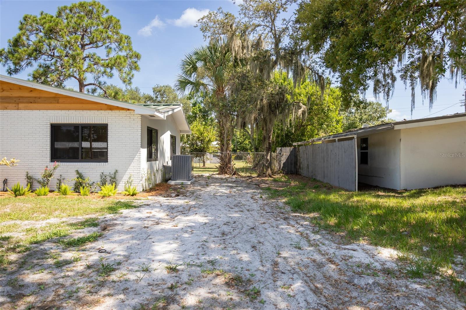 OKEECHOBEE ESTATES - Residential