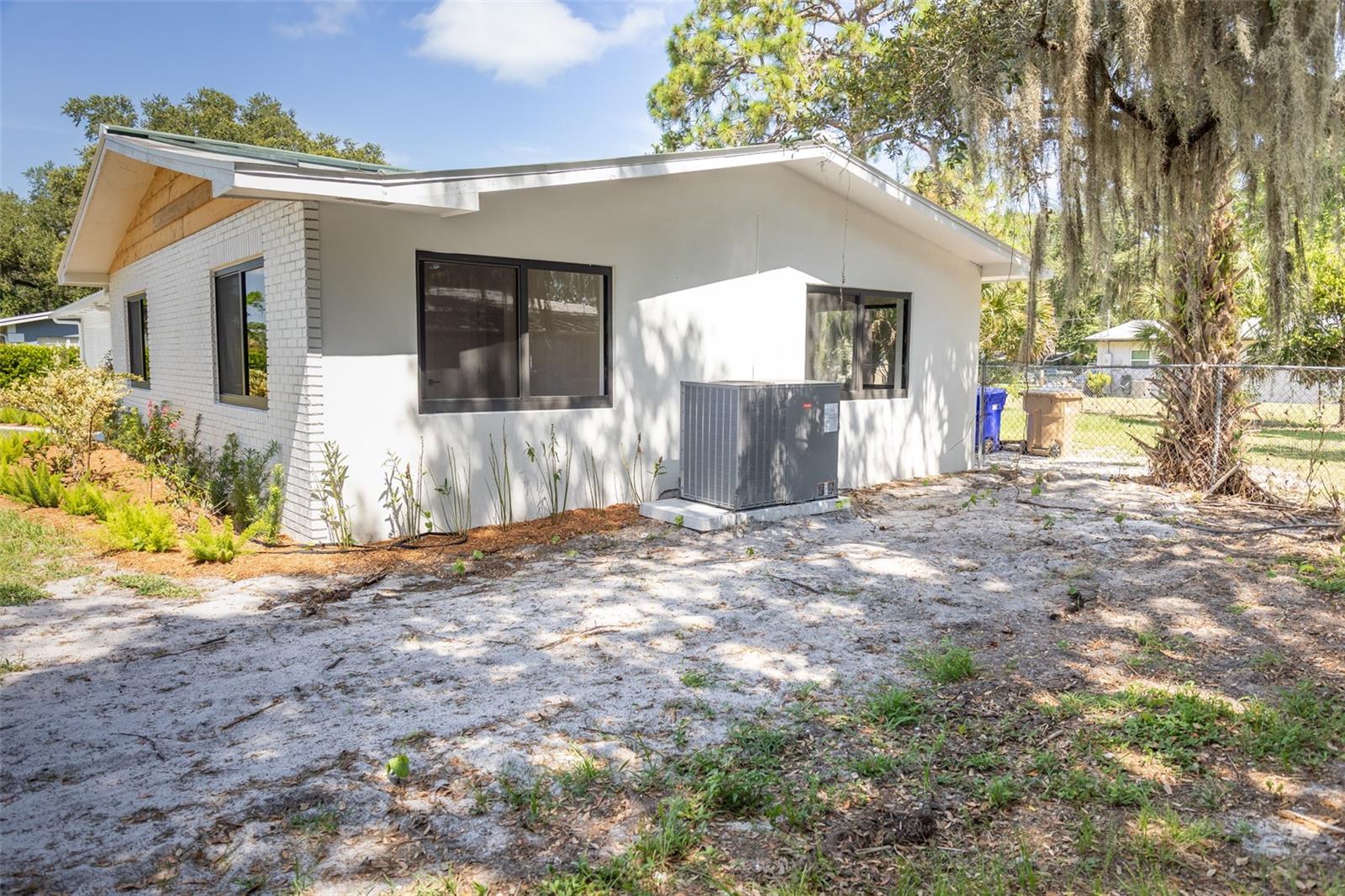 OKEECHOBEE ESTATES - Residential
