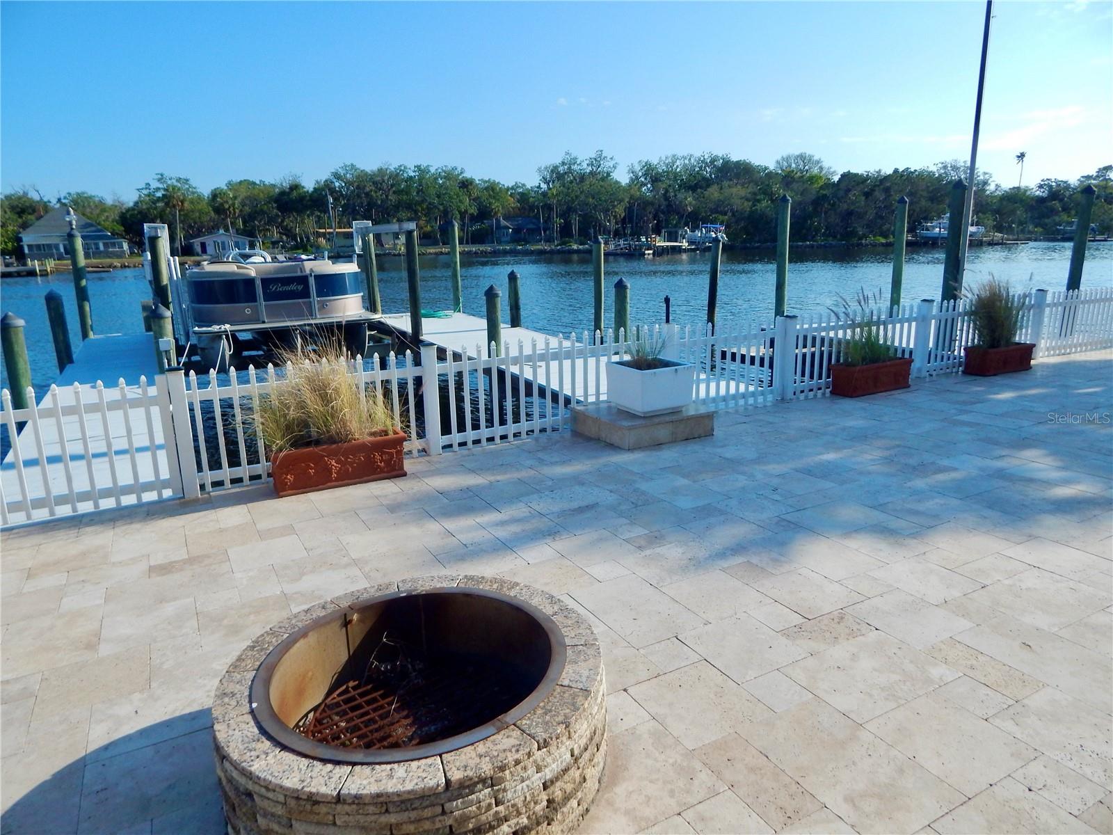 8025 ISLAND DRIVE