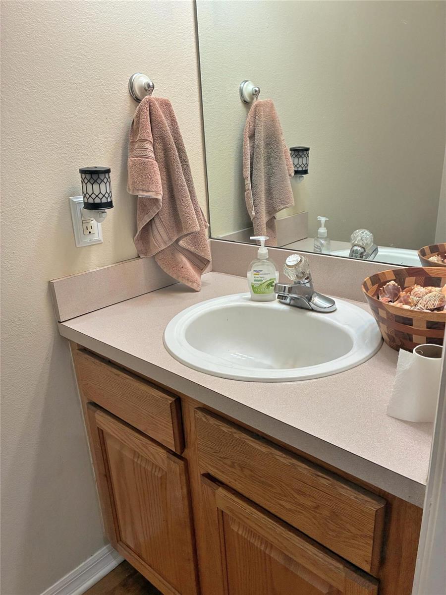 MOSER MARY B EST - Residential