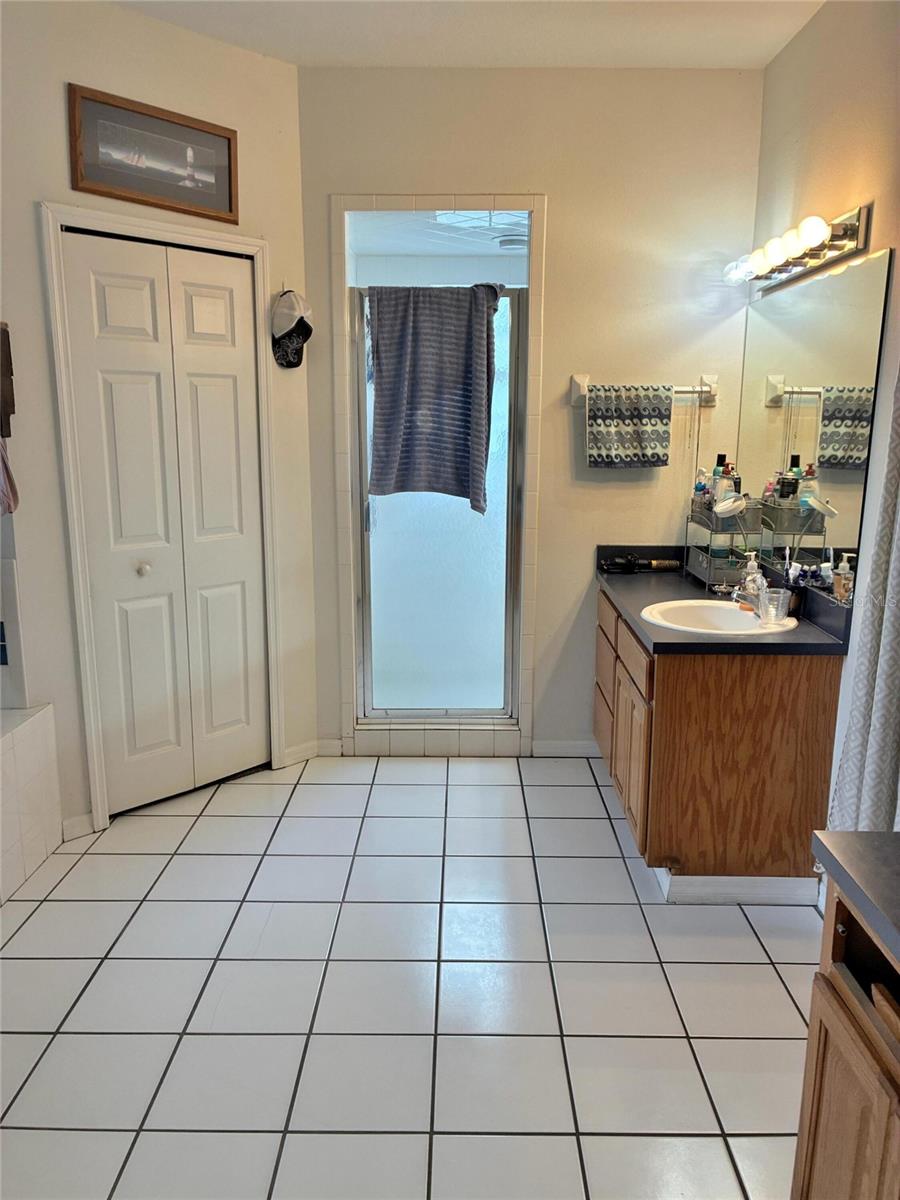 MOSER MARY B EST - Residential