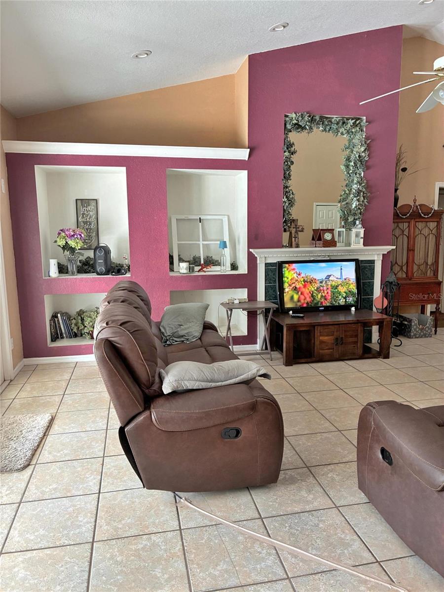 MOSER MARY B EST - Residential