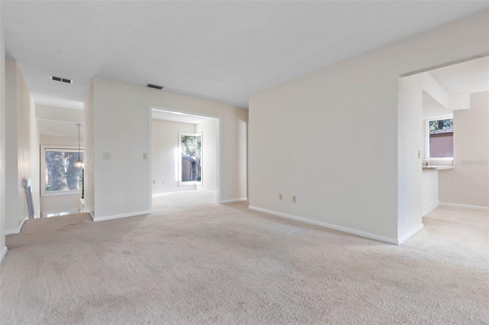 6 GREENBRIAR COURT 6