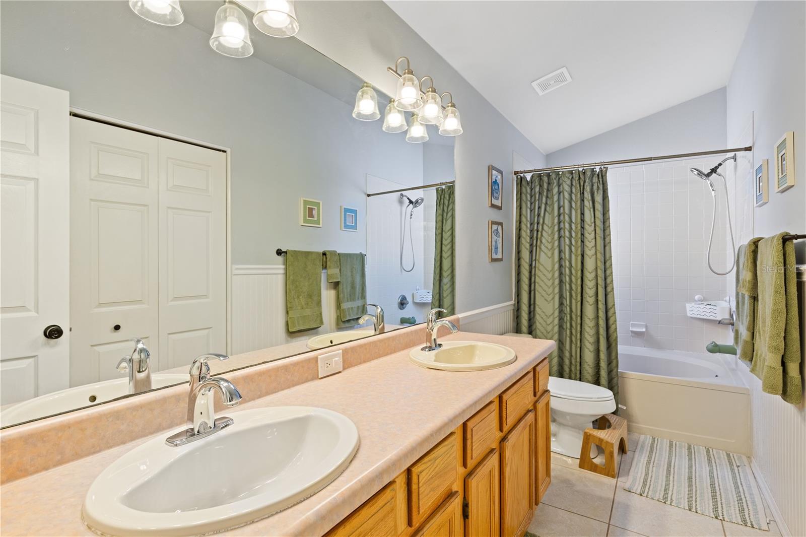 EASTLAKE OAKS PH 1 - Residential
