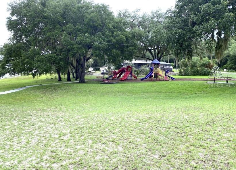 RAINBOW LAKES ESTATE - Land