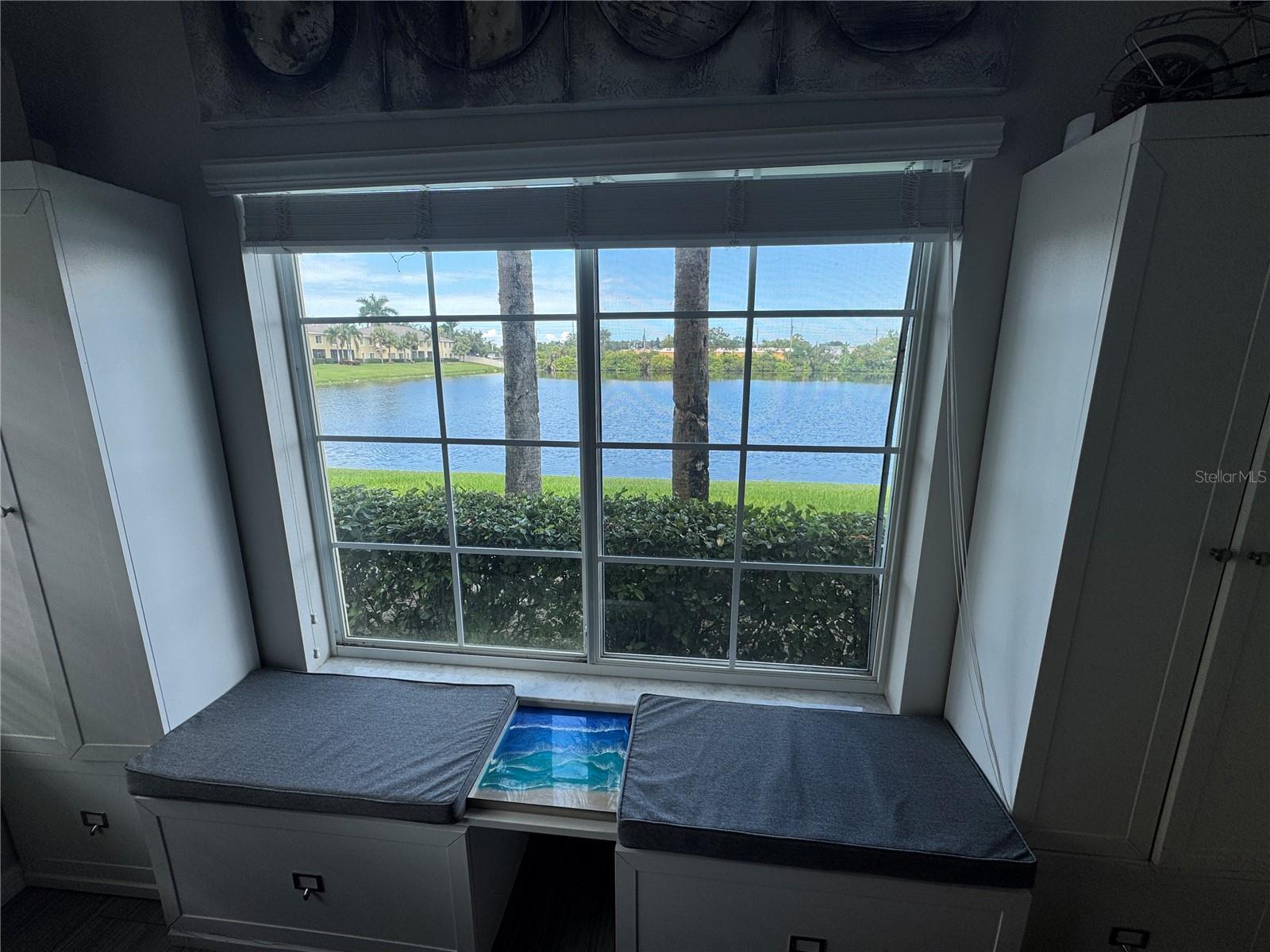 LAKESIDE VILLAGE TOWNHOME - Residential Lease