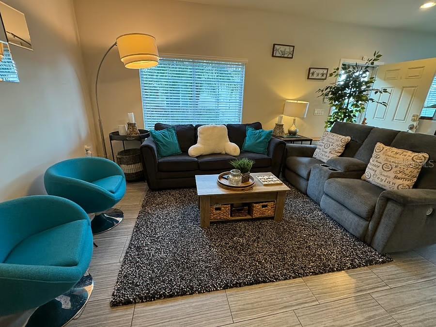 LAKESIDE VILLAGE TOWNHOME - Residential Lease