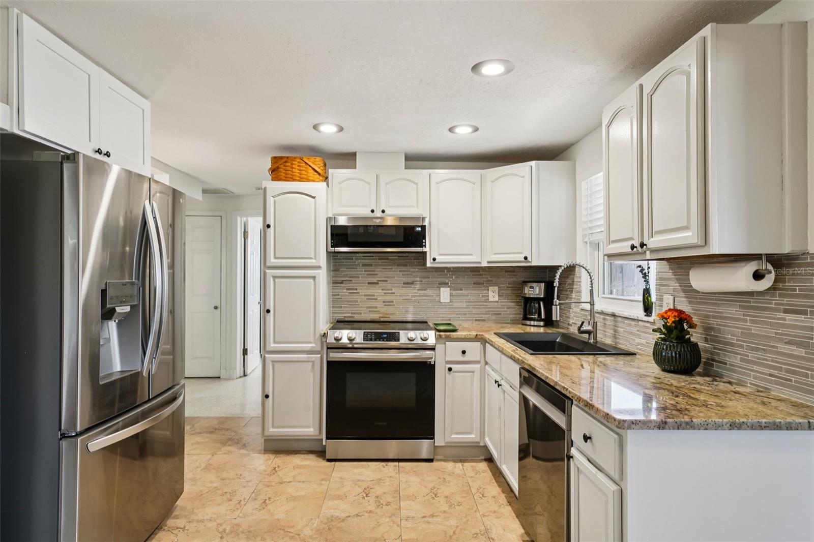 BEACON SQUARE - Residential