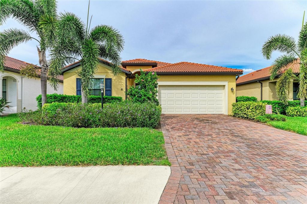 Photo of 10221 Loch Lomond Drive, Bradenton, FL 34211 (MLS # A4665953)