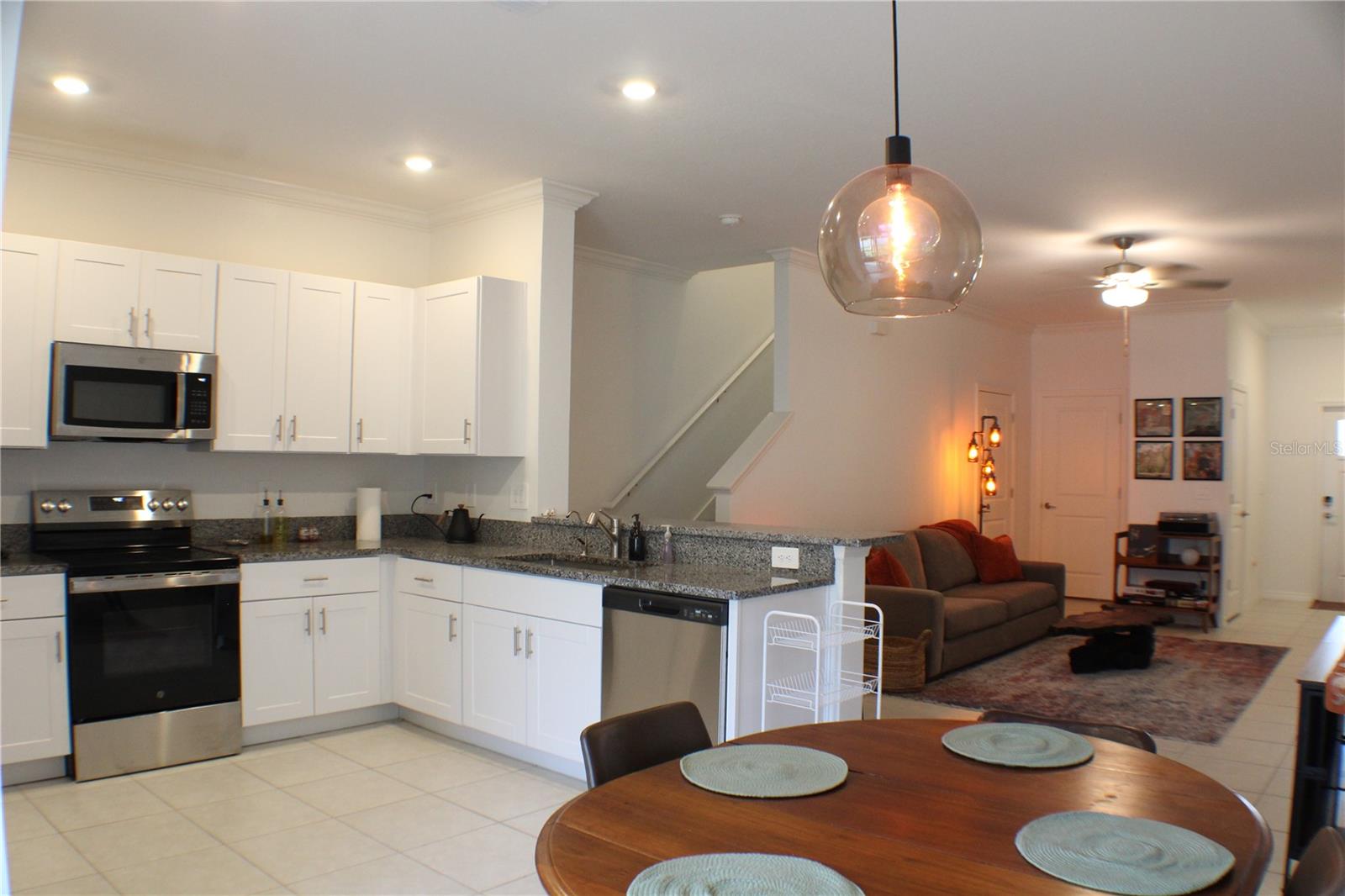 ABBOTT SQUARE PH 2 - Residential