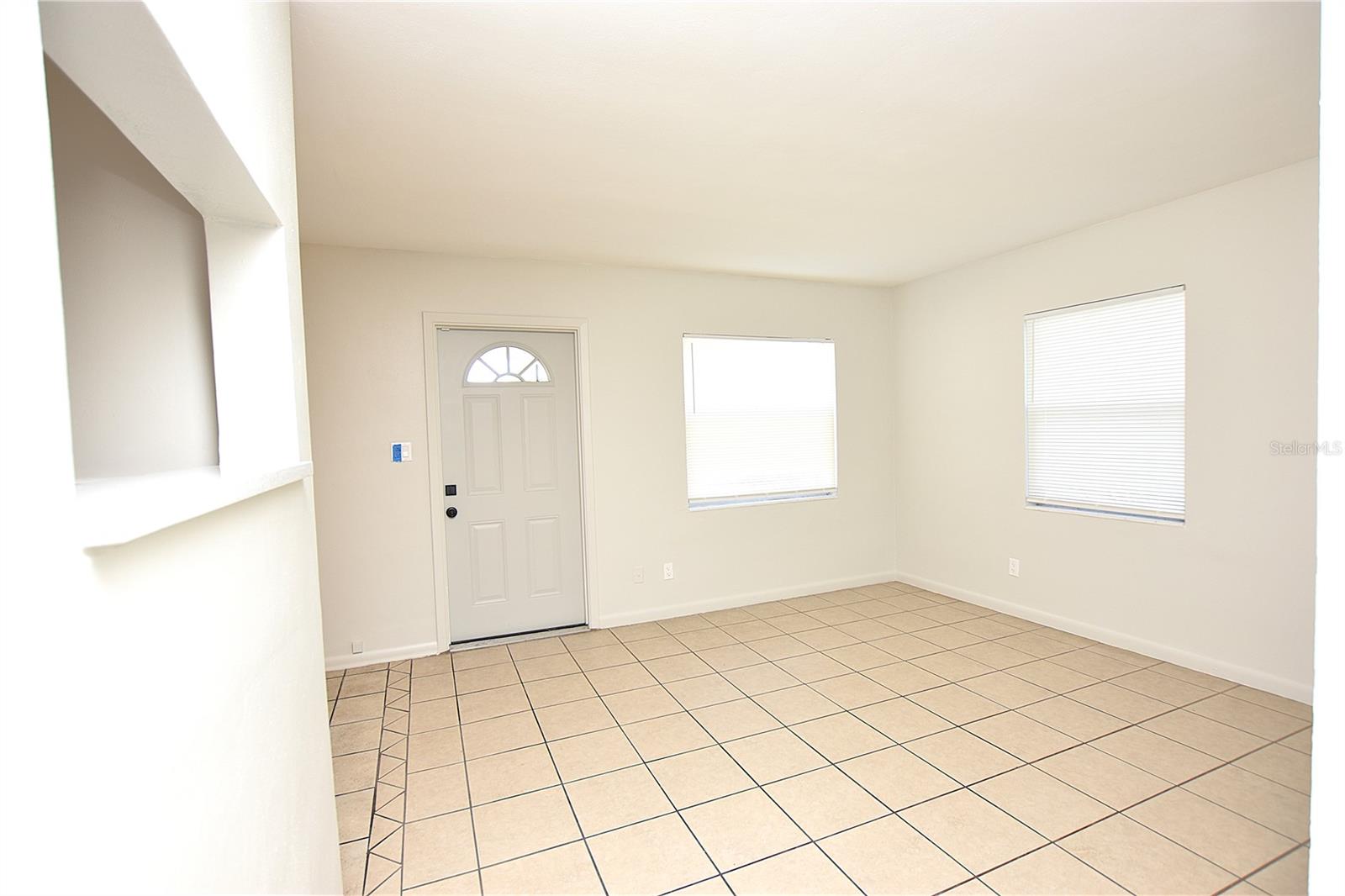 FLAMINGO HTS - Residential Lease