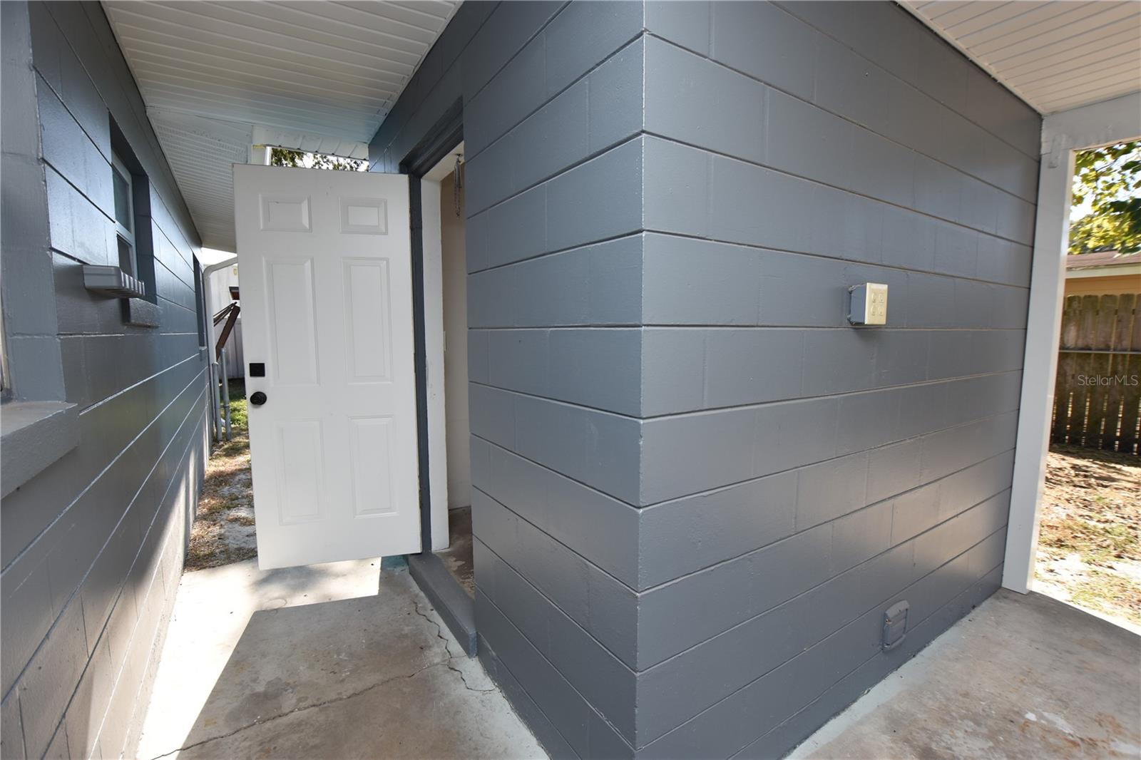 FLAMINGO HTS - Residential Lease