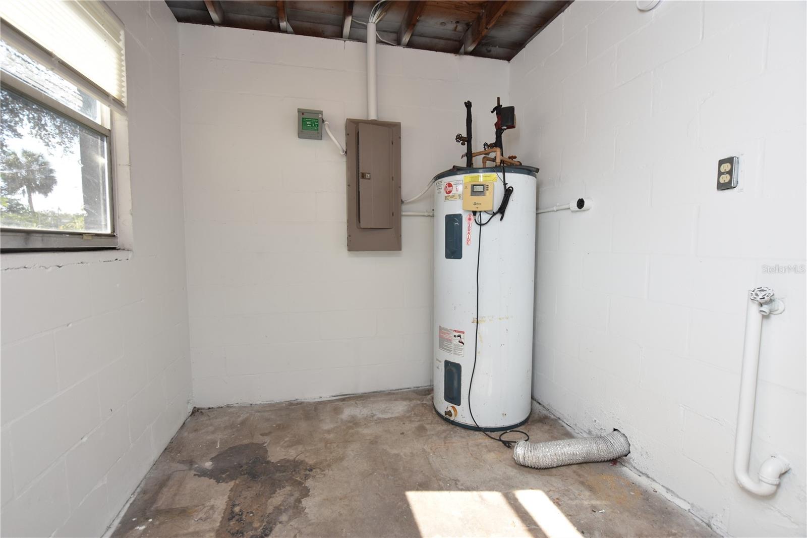 FLAMINGO HTS - Residential Lease