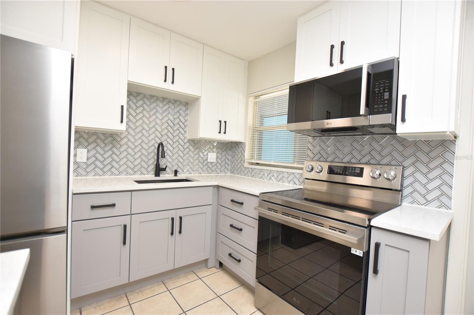 FLAMINGO HTS - Residential Lease