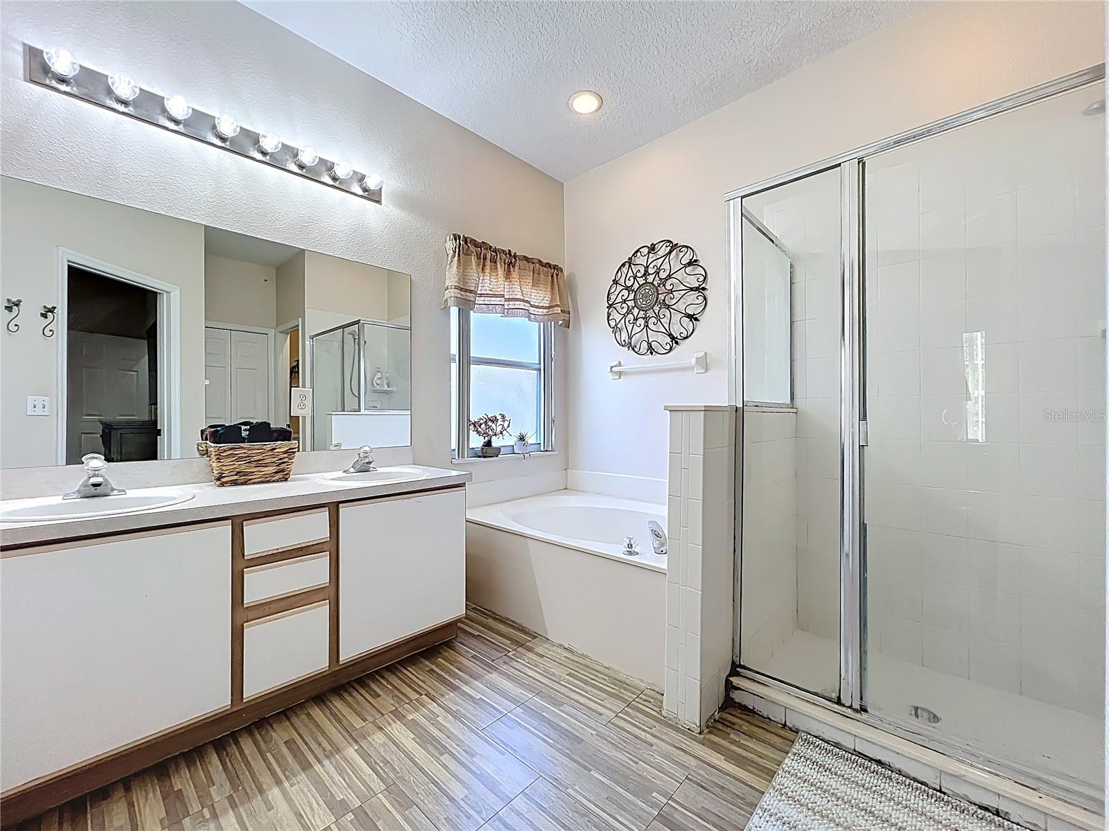 HAMPTON ESTATES - Residential