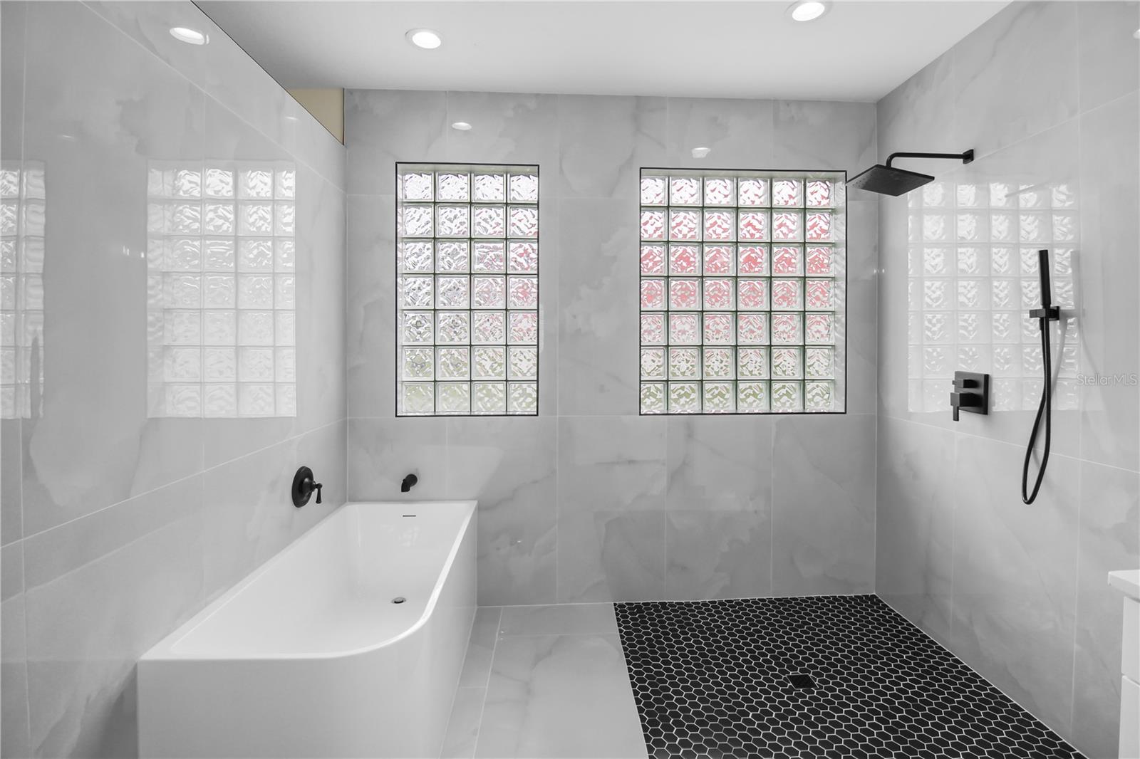 BAYOU CLUB ESTATES TRACT 5, PHASE 1 - Residential