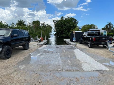 A home in ELLENTON