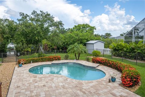 A home in ELLENTON