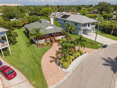 A home in ELLENTON