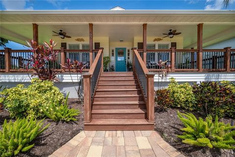 A home in ELLENTON