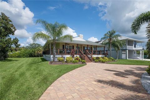 A home in ELLENTON