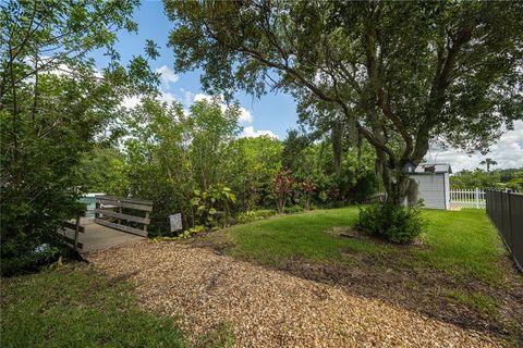 A home in ELLENTON
