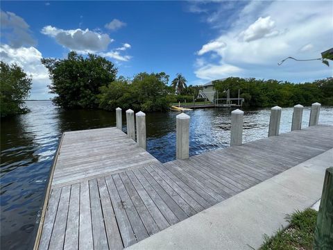 A home in ELLENTON