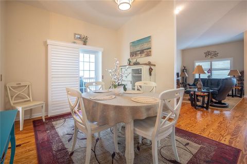 A home in ELLENTON