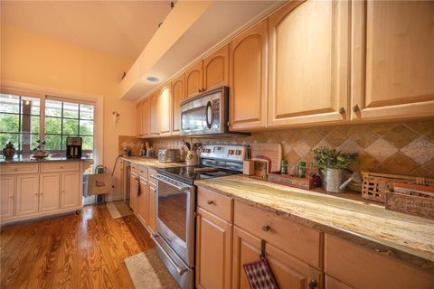 A home in ELLENTON