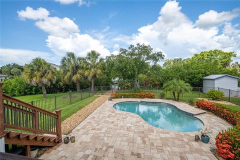 A home in ELLENTON