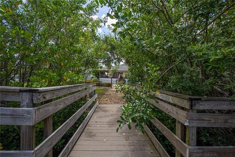 A home in ELLENTON