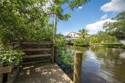 A home in ELLENTON