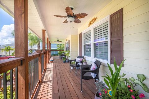 A home in ELLENTON