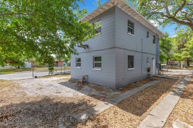 WEST ORLANDO - Residential Income