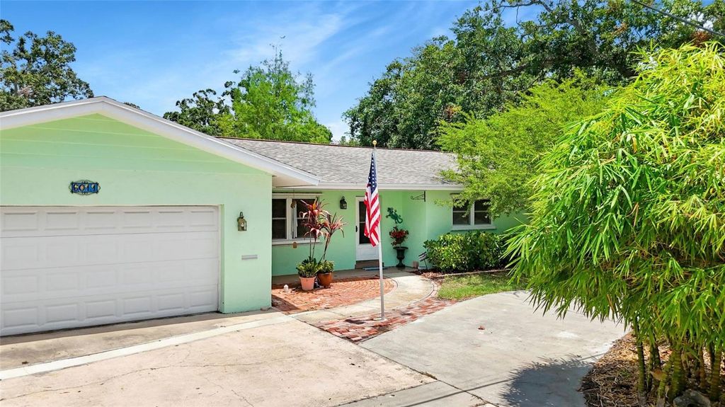 Photo of 6011 Tangerine Avenue S, Gulfport, FL 33707 (MLS # TB8392838)