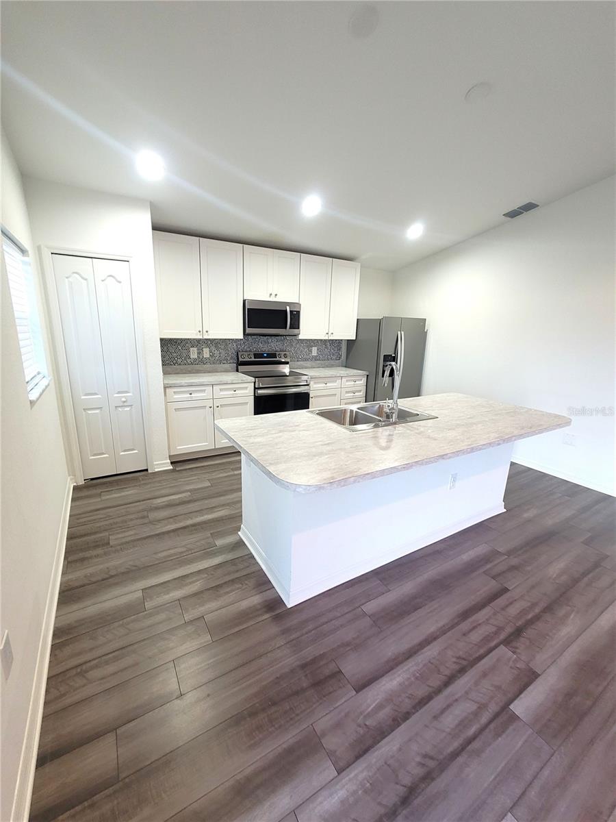 SANCTUARY BY THE LAKE PH 2 - Residential Lease