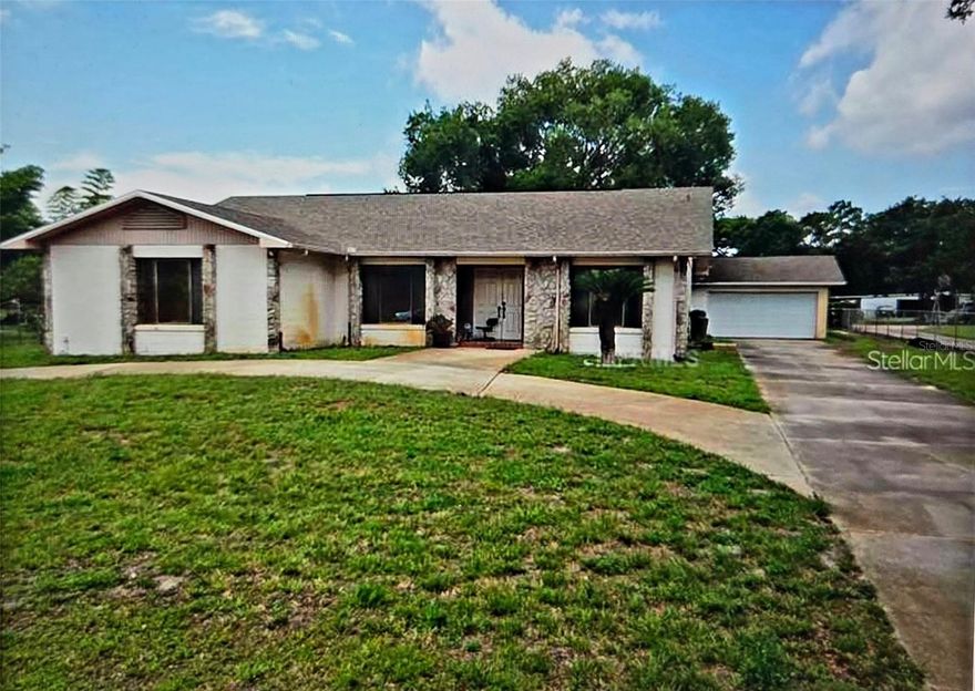 FANTASTIC OPPORTUNITY!!! perfect for both investors and first-time homebuyers. This rare 3-bedroom ,2.5 bathroom home features no HOA
fees and is ZONED FOR TOP -RATED SCHOOLS. This property offers a perfect blend of privacy and flexibility. It is situated on a CORNER LOT
in a prime prime location just minutes from Baldwin Park, East End Market, and local shopping.it also provides convinient access to the 408, 
I-4, and Downtown Orlando.
In addition to its excellent location, the home is highly practical, featuring a DETACHED OVERSIZED TWO-CAR GARAGE and expanded driveway with ample parking. Dont miss this AMAZING OPPORTUNITY!!!!!