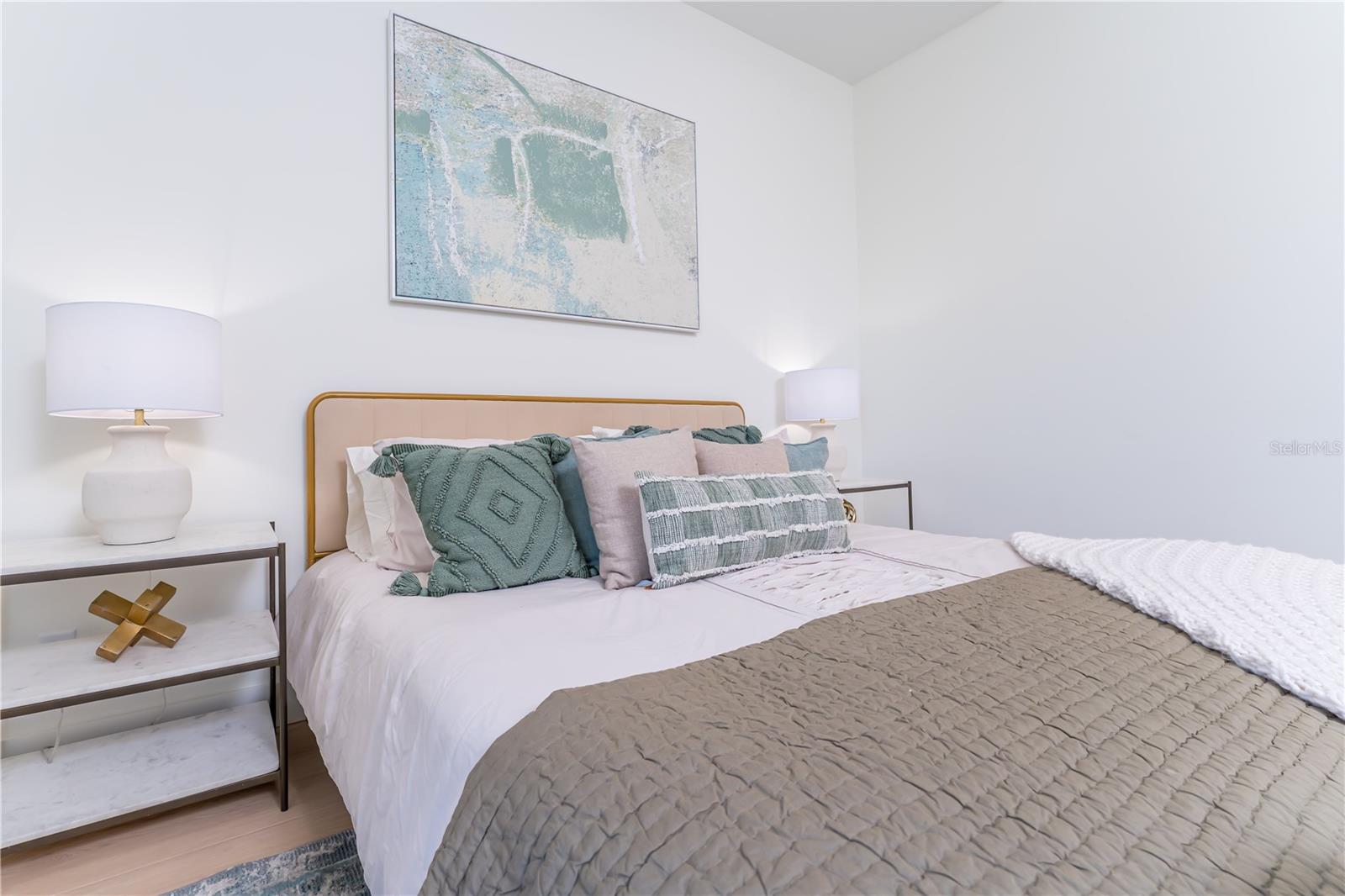 APOLLO BEACH UNIT SIX - Residential